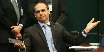 Eduardo Bolsonaro pede anistia em troca da taxa de 50% dos EUA - Imagem: Fabio Rodrigues Pozzebom/ Agencia Brasil
