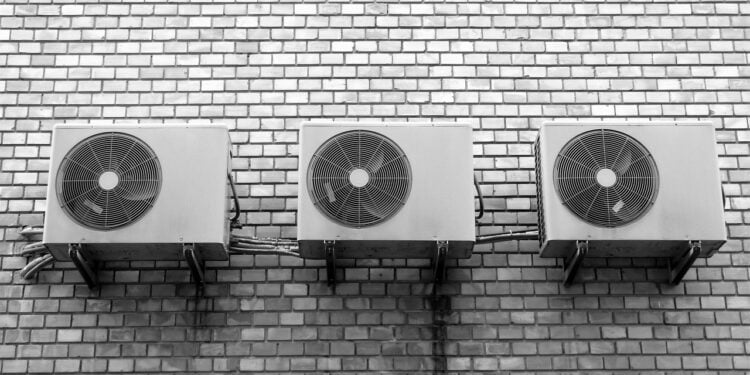 Ar-condicionado possui gases poluentes e refrigerante seria a solução - Imagem: Pixabay
