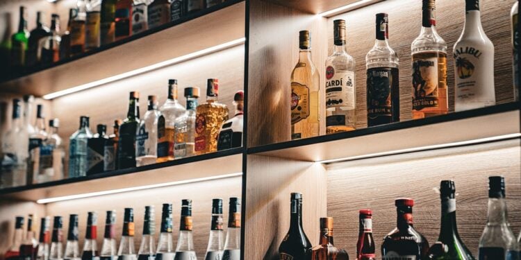 Beber após os 40 aumenta riscos em diversos órgãos - Imagem: Pixabay
