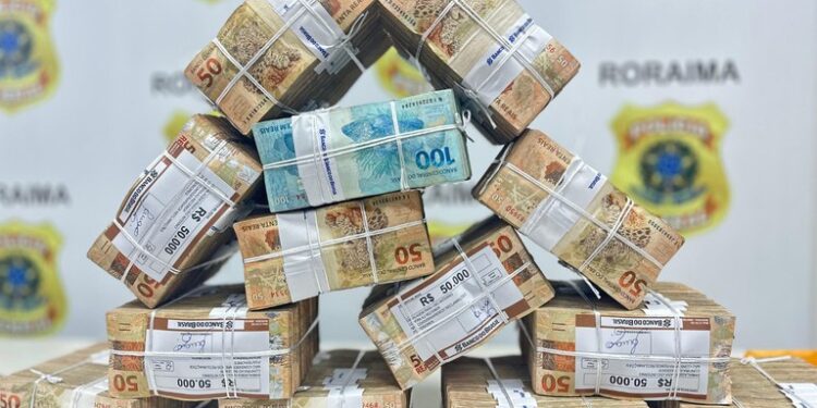 Investigação liga R$ 700 mil em espécie a um dos maiores crimes cibernéticos do Brasil - Imagem: Divulgação/Polícia Federal