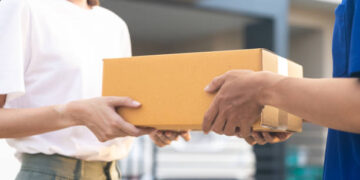 Encomenda - Reprodução/iStock