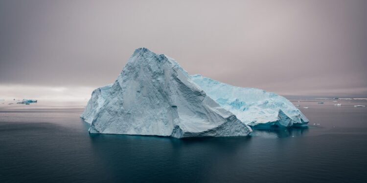 Autoridades emitem alerta para iceberg que se aproxima de vilarejo - Imagem: Pixabay