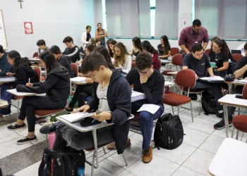 Desempenho no Enem impulsiona crescimento de 60% em cursos de licenciatura - Imagem: José Cruz/Agência Brasil