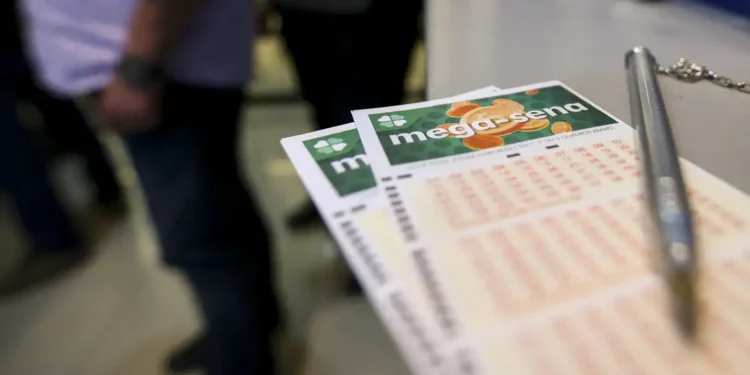 Quanto rendem R$ 3,5 milhões da Mega-Sena na poupança, Tesouro Direto e CDB? - Imagem: Marcelo Camargo/Agência Brasil