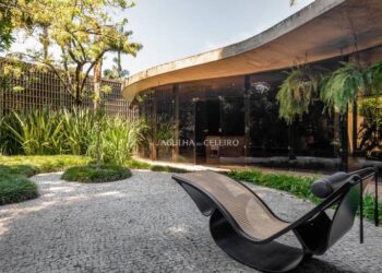 Casa Niemeyer em São Paulo pertence à família do engenheiro Milton Mitidieri - Reprodução/YouTube