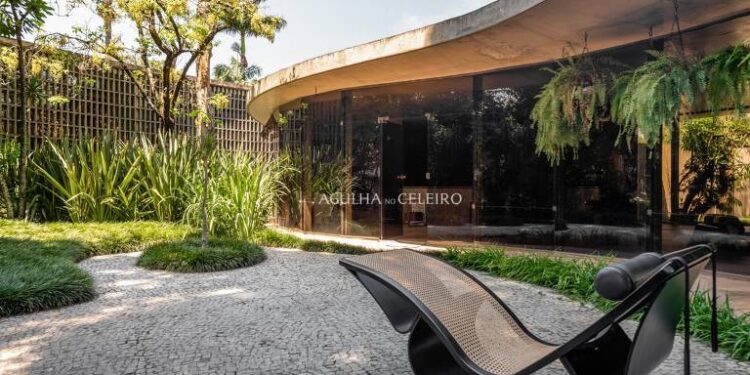 Casa Niemeyer em São Paulo pertence à família do engenheiro Milton Mitidieri - Reprodução/YouTube