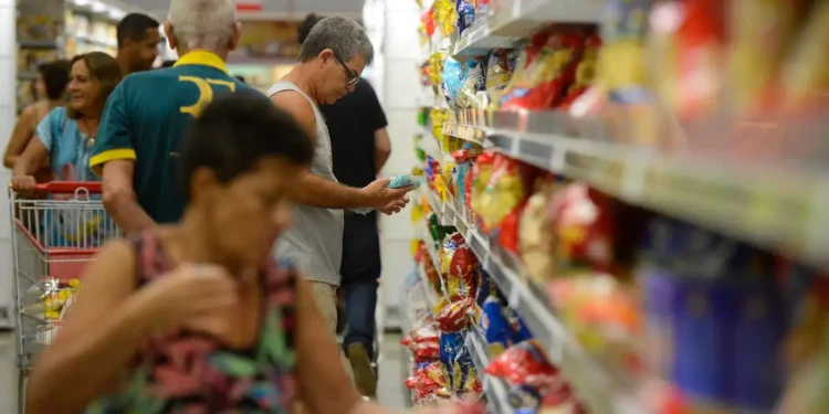Menos exportações para os EUA podem baixar preços por aqui? - Imagem: Tânia Rêgo/Agência Brasil