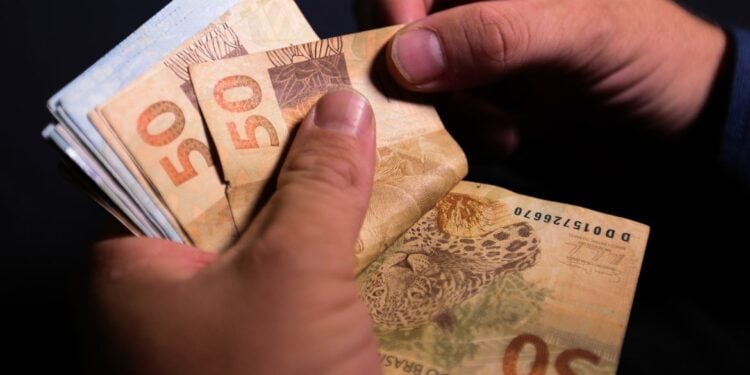Novo salário mínimo para os sortudos que moram nesta região - Imagem: Marcello Casal Jr/Agência Brasil