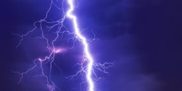 Tempestade de raios flagrada do espaço rende imagem de tirar o fôlego - Imagem: Pixabay