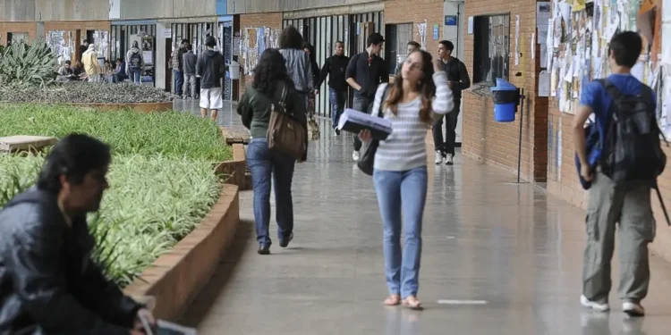 Alunos com família milionária fraudaram para entrar em universidade pública - Imagem: UNB via Agência Brasil