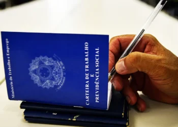 Nova carga de horário CLT? Redução vai deixar brasileiros mais descansados - Imagem: Marcello Casal Jr/Agência Brasil
