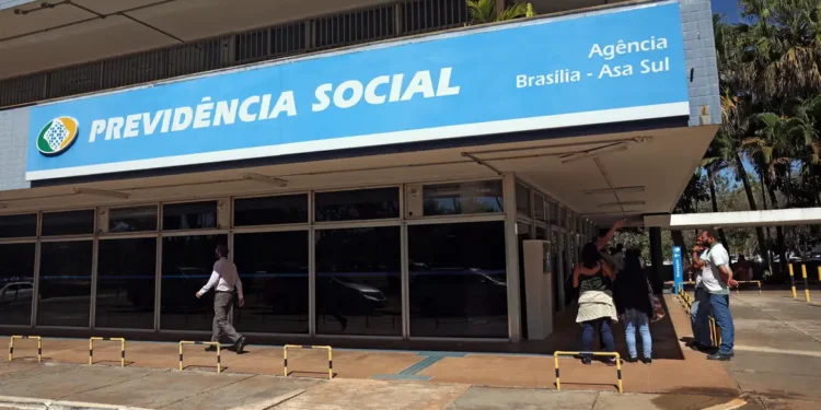 Poucos trabalhadores sabem do auxílio disponível no INSS - Imagem: José Cruz/Agência Brasil