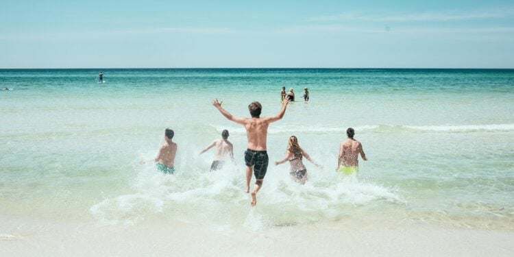 Portal revela truque para tirar mais tempo de férias no trabalho - Imagem: Pixabay
