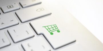 Sinais de que uma loja online é falsa (e como confirmar antes de comprar) - Imagem: Pixabay