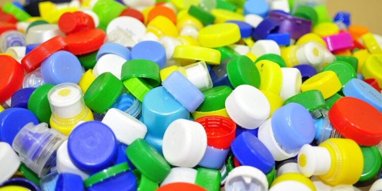 Quase 70 mil microplásticos entram na sua rotina por dia - Imagem: Pixabay