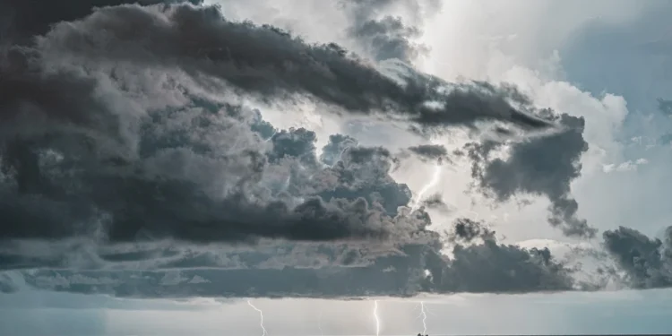 Segunda (4) começa com risco de tempestades em vários estados - Imagem: Pixabay