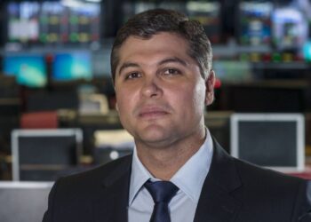 Ficamos impressionados com a juventude da esposa de Joel Datena