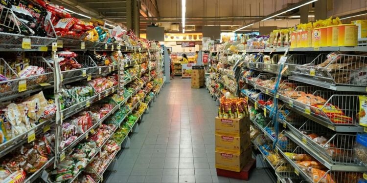 Supermercados passam a adotar regra que beneficia consumidores