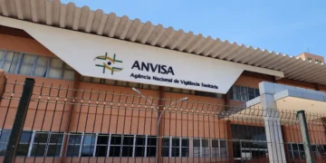 Anvisa bate o martelo e proíbe produto muito consumido pelos brasileiros - Imagem: Rafa Neddermeyer/Agência Brasil