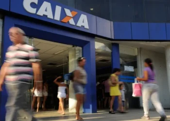 Caixa faz a boa e confirma isenção para milhares de brasileiros - Imagem: Tânia Rêgo/Agência Brasil