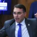 Flavio Bolsonaro surpreende a todos e usa tom assustador contra Moraes - Imagem: Lula Marques/ Agência Brasil