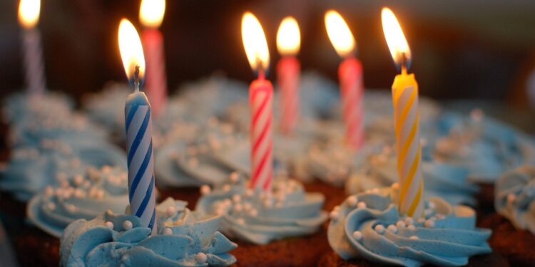 Revelado o motivo dos Testemunhas de Jeová não comemorarem aniversário - Imagem: Pixabay