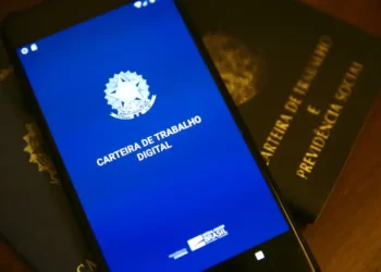 Trabalhadores de carteira assinada ganham direitos que nem conheciam - Imagem: Marcelo Camargo/Agência Brasil