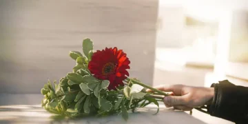 Cemitério - Reprodução/iStock