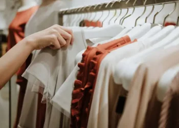 Loja de roupa - Reprodução/iStock