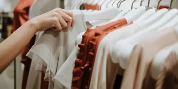 Loja de roupa - Reprodução/iStock