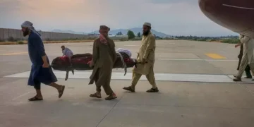 Voos militares transportaram muitos feridos das províncias de Kunar e Nangarhar