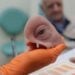 Próteses faciais gratuitas restauram rostos após câncer