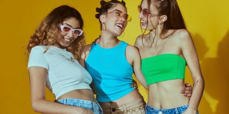 Peças dos anos 2000 dominam guarda-roupa de novo