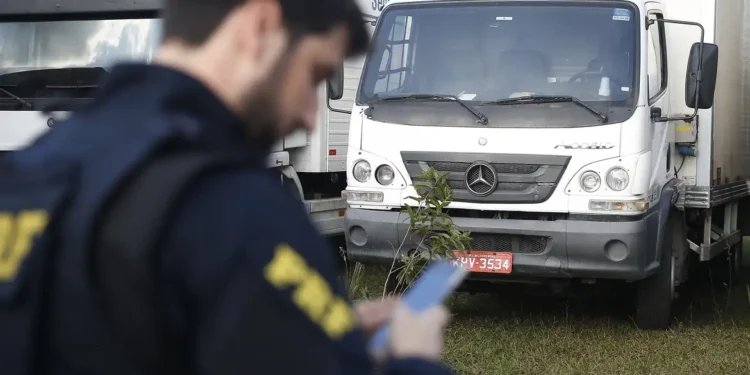 Esse truque pode te livrar da multa por não andar com a CNH em mãos - Imagem: Tomaz Silva/Agência Brasil