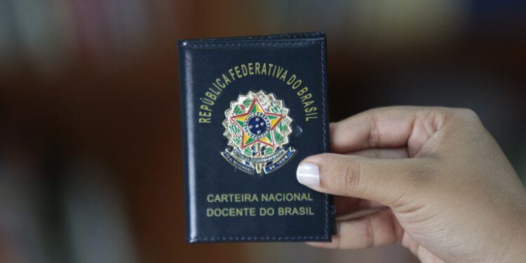 Carteira Nacional Docente do Brasil: saiba como solicitar novo documento - Imagem: Divulgação/MEC