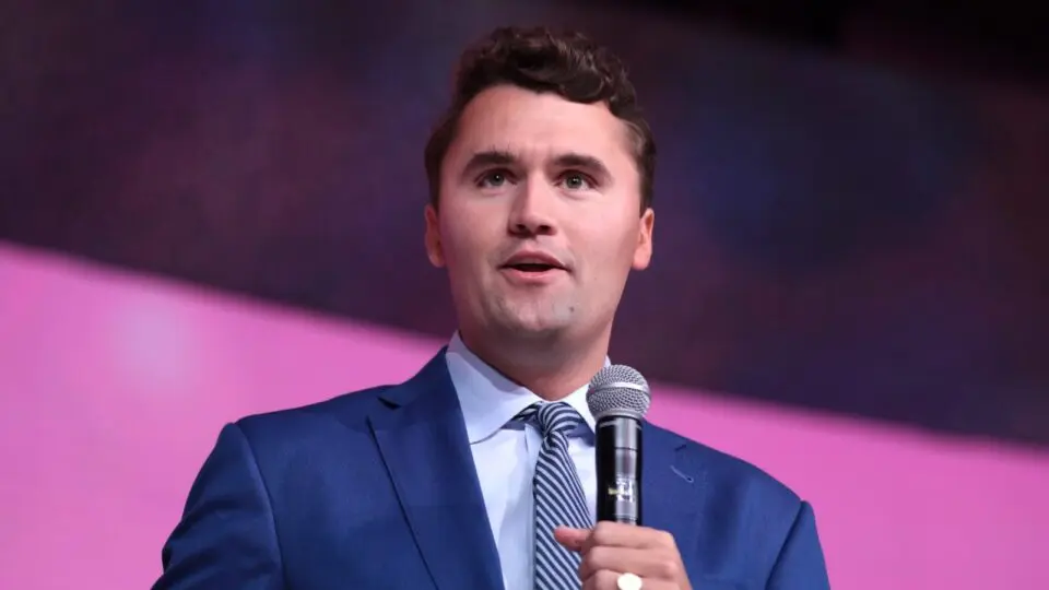 Trump recolhe visto de quem comemorou morte de Charlie Kirk