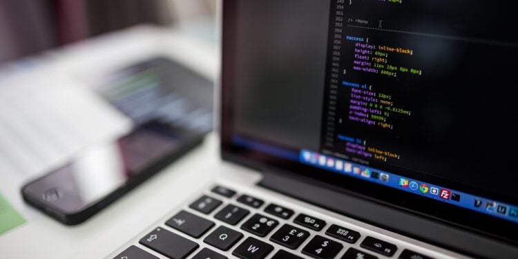 Aplicativo muito famoso pode ser falso no seu computador e roubar todos dados - Imagem: Pixabay