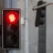 Essa é a punição para quem usa celular no sinal vermelho - Imagem: Agência Brasil