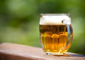 Dirigir após tomar cerveja sem álcool pode dar multa de quase R$ 3 mil - Imagem: Pixabay
