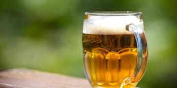 Dirigir após tomar cerveja sem álcool pode dar multa de quase R$ 3 mil - Imagem: Pixabay