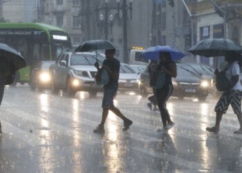 15 estados entram em alerta de tempestades de chuvas - Imagem: Paulo Pinto/Agência Brasil