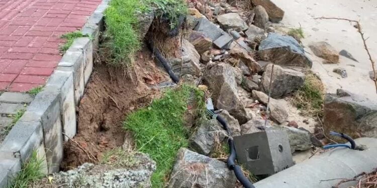 Cidade de Santa Catarina vai sumir do mapa? Avanço do mar liga alerta vermelho - Imagem: Divulgação/Redes Sociais