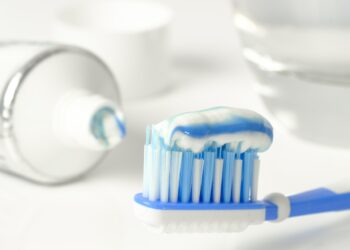 Especialista revela se o ideal é escovar os dentes antes ou depois do café da manhã - Imagem: Pixabay