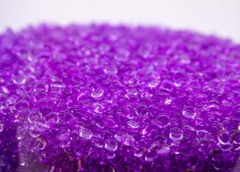 Glitter usado em bolos pode ser plástico comestível é prejudicial à saúde - Imagem: Pixabay