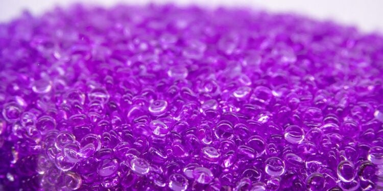 Glitter usado em bolos pode ser plástico comestível é prejudicial à saúde - Imagem: Pixabay