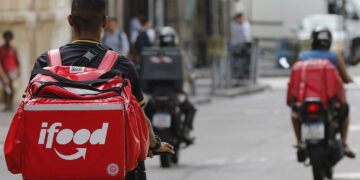 proibição para entregadores do iFood e Uber Eats - Imagem: Fernando Frazão/Agência Brasil