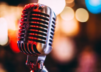 Microfone - Reprodução/iStock