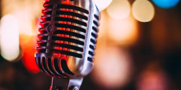 Microfone - Reprodução/iStock