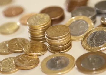 Moedas vendidas por R$ 2.000 podem estar na sua carteira - Imagem: Agência Brasil