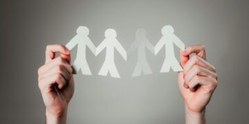 Amigos à venda? Nova tendência de companhia por assinatura cresce